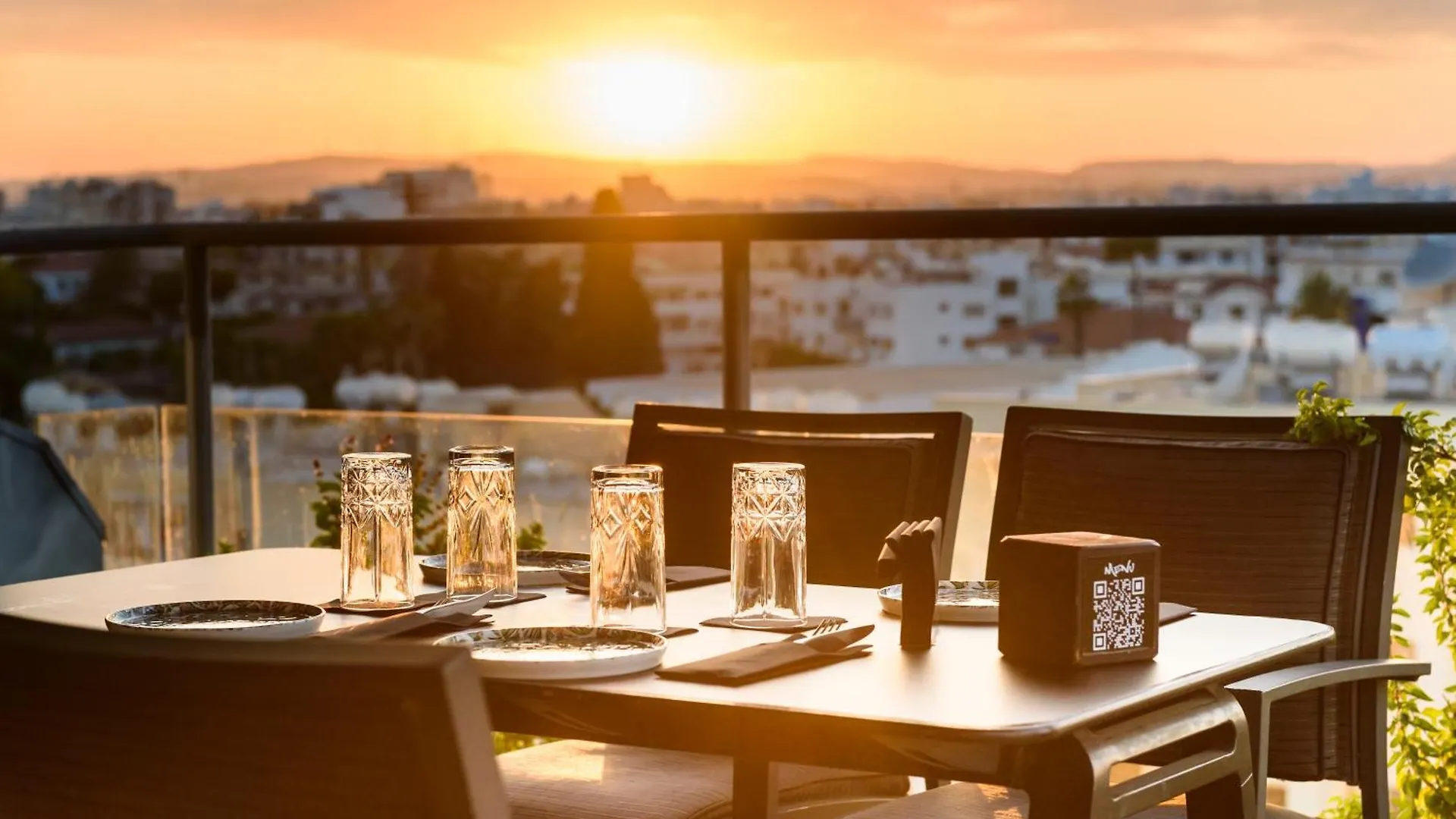 Rise Urban Art Hotel Larnaca